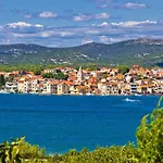 Apartamento In Tribunj With Sea View, Balcony, Air Conditioning, Wifi 68-1 Tribalj