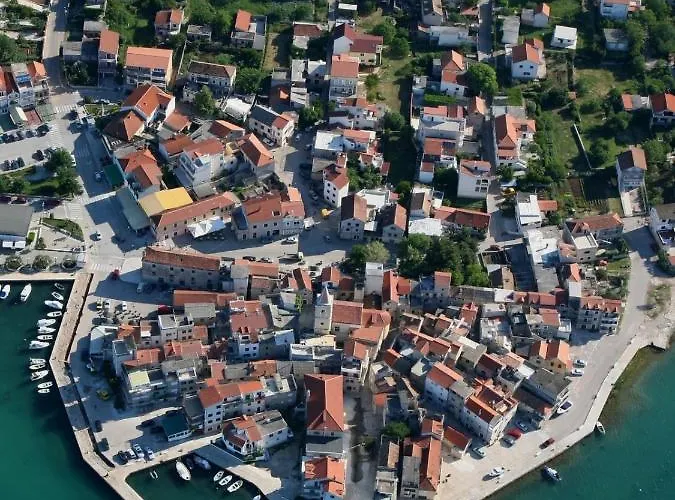 Appartamento In Tribunj With Sea View, Balcony, Air Conditioning, Wifi 68-1 Tribalj